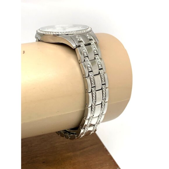 Bulova Women's Watch 96X145 Quartz Mother of Pearl Dial Silver Steel 32mm Set - Picture 12 of 14